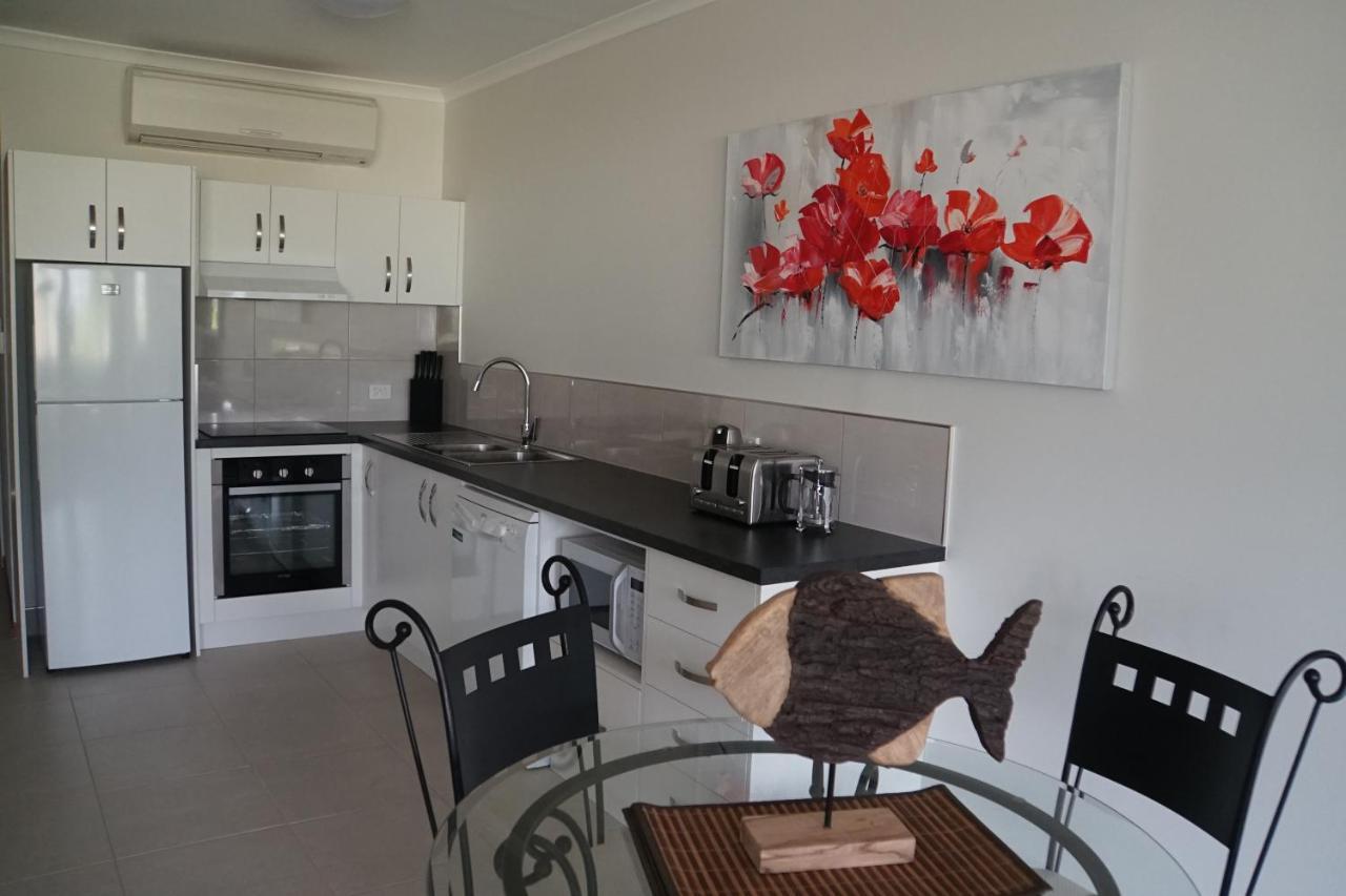 Airlie Seaview Apartments Airlie Beach Exterior foto